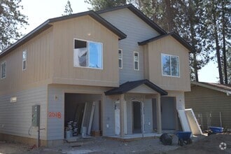 Building Photo - Duplex in CDA !