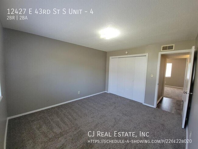 Building Photo - 12427 East 43rd St S
