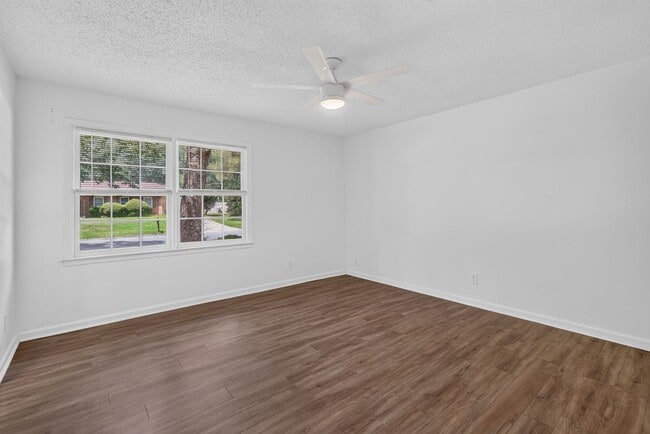Building Photo - 31 Beaver Run Dr