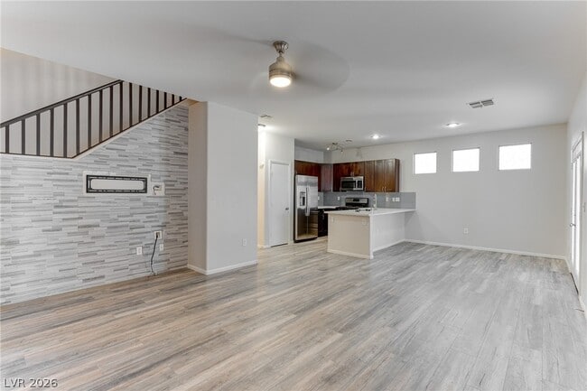 Building Photo - 860 Viento Del Montagna Ave