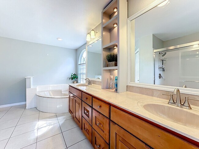 Building Photo - Discover your peaceful retreat in Wekiwa W...
