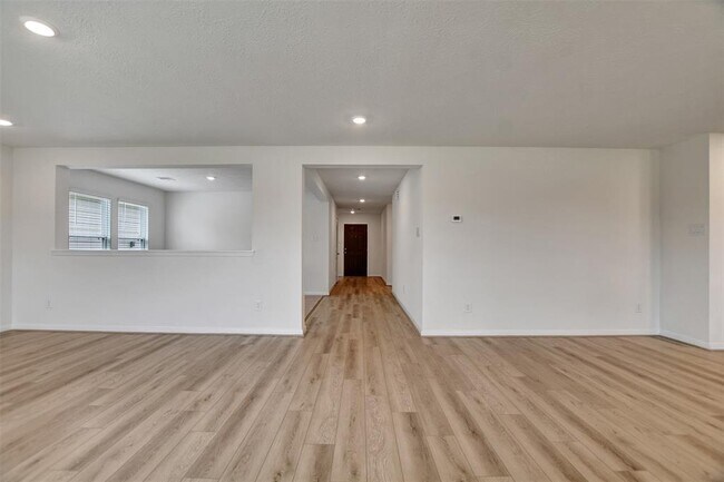 Building Photo - 18214 Sessile Oak Dr