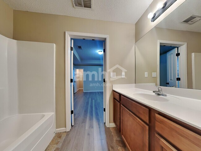 Building Photo - 10062 Mill Hill Ave