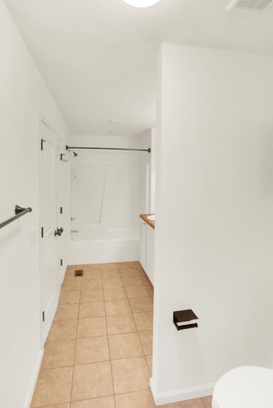 Building Photo - 7221 Quail Hollow Dr
