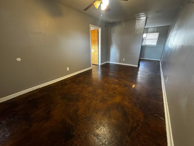 Building Photo - 409 Park St