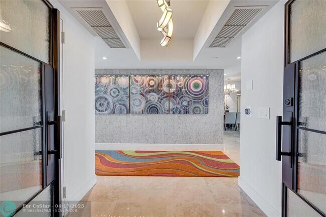 Building Photo - 333 Las Olas Way