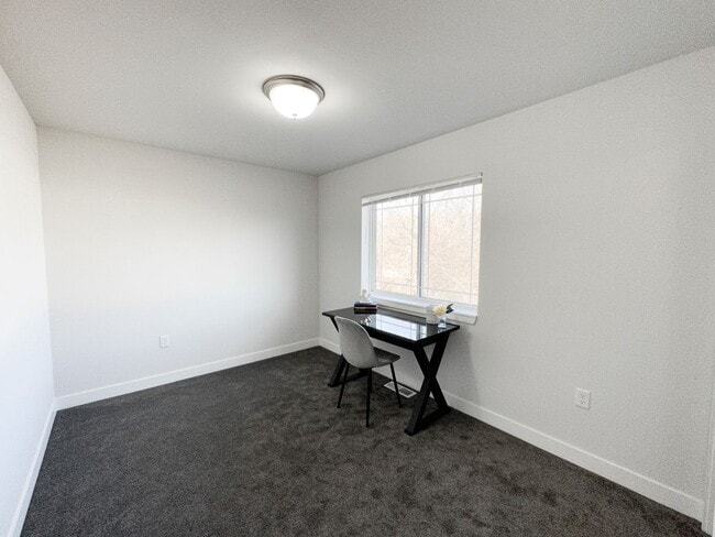 Building Photo - 3 Bed / 2.5 Bath Townhome for rent in Cottage Grove!
