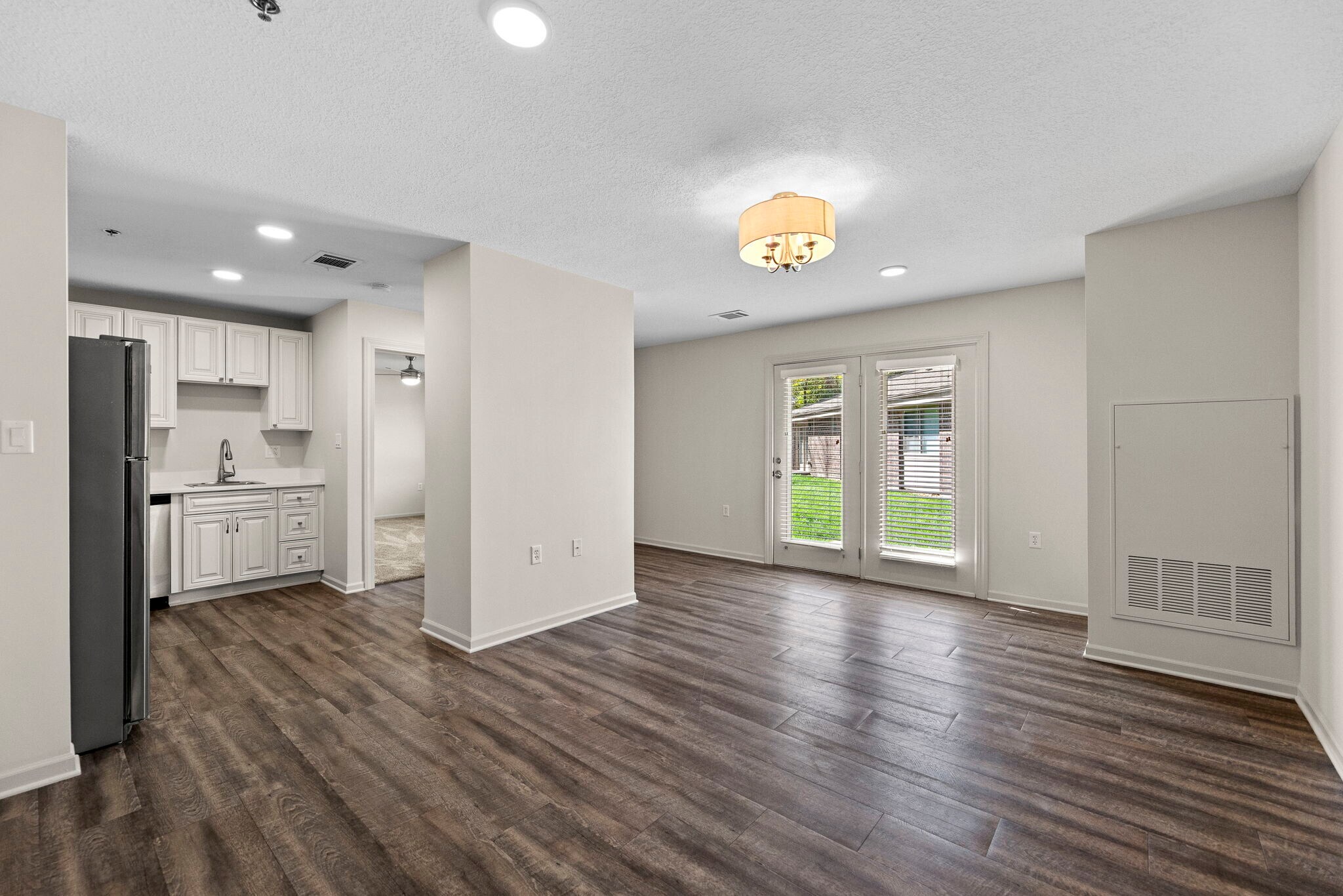 Building Photo - 2900 NE Kendallwood Pkwy