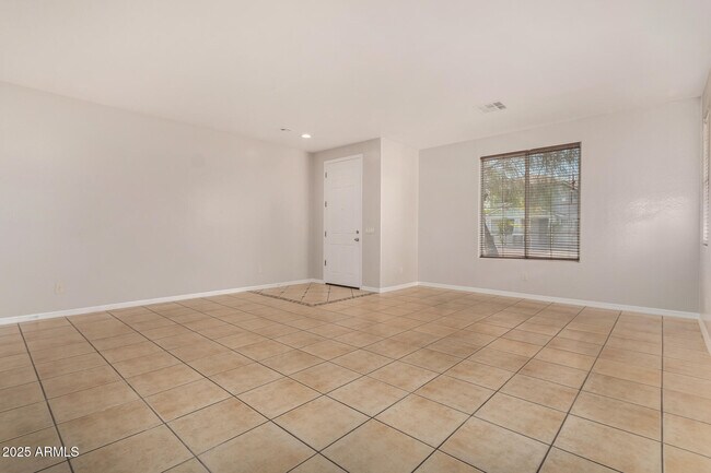 Building Photo - 4115 W Valley View Dr
