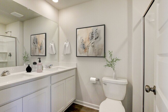 Building Photo - Wow!! 18-month lease in Sango!!