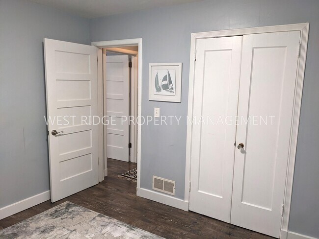 Building Photo - 1670 SW Highland Pkwy