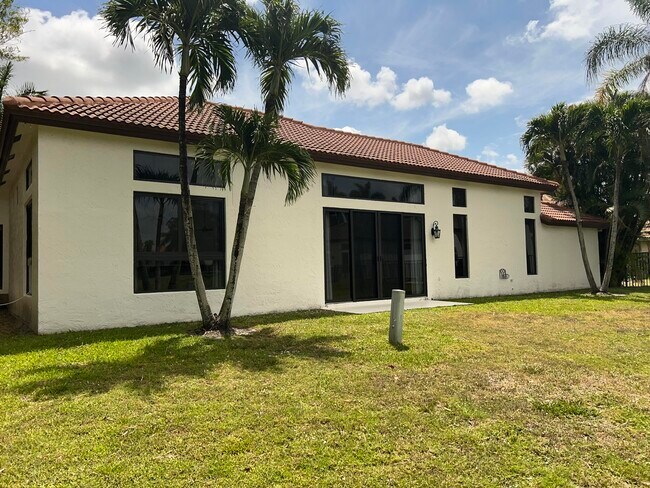 Building Photo - 20077 Palm Island Dr