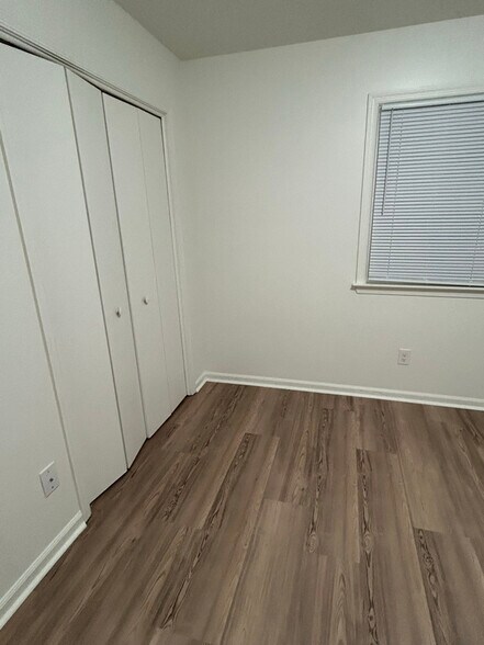 Building Photo - 5290 Waterlick Rd