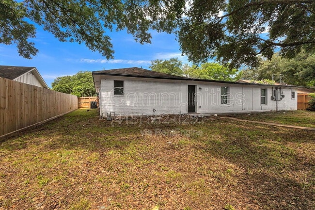 Building Photo - 2107 Lamar Dr