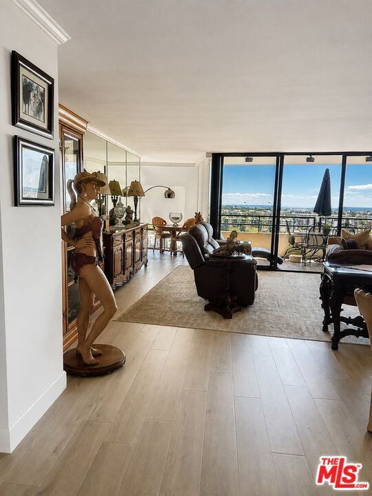 Building Photo - 4314 Marina City Dr