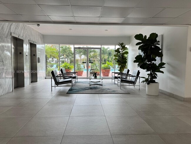Building Photo - 401 Golden Isles Dr