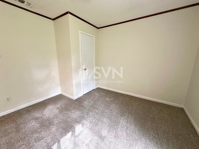 Building Photo - 1616 Gilda Cir