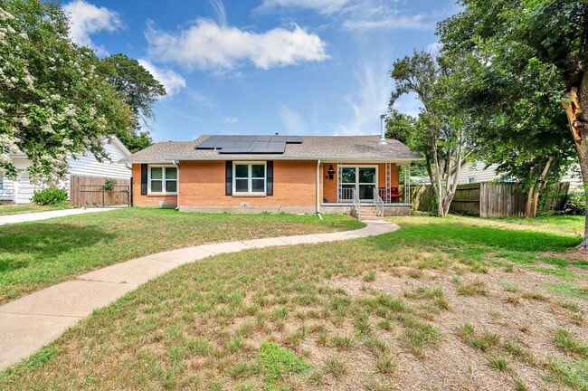 Building Photo - 3909 Sanger Ave