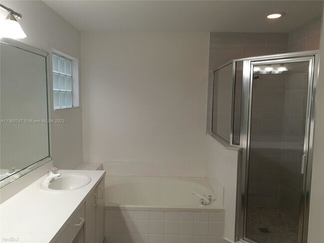 Building Photo - 4 br, 2.5 bath House - 245 Via Milan Ter