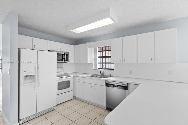 Building Photo - 13892 SW 25th Terrace