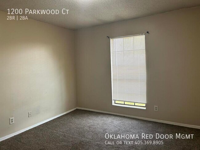 Building Photo - 1200 Parkwood Ct