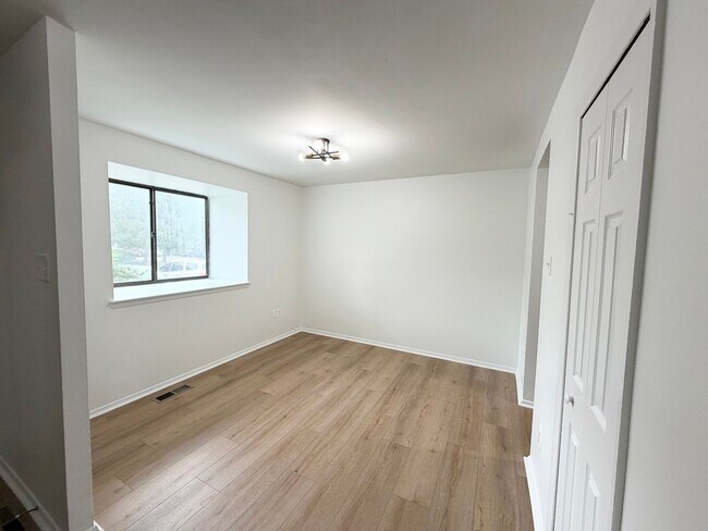 Building Photo - 7038 Knighthood Ln