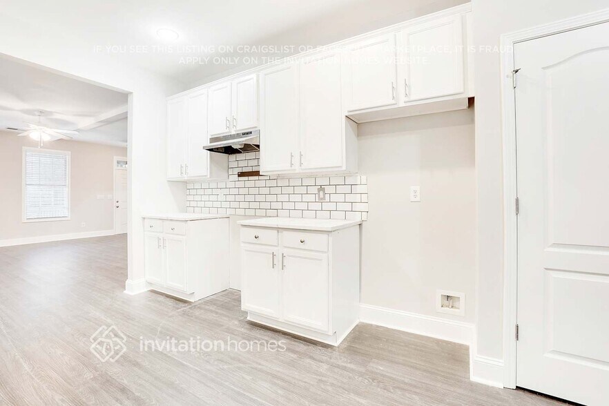Building Photo - 1307 Sweetbriar Cir
