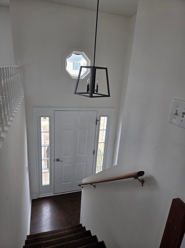 Building Photo - 618