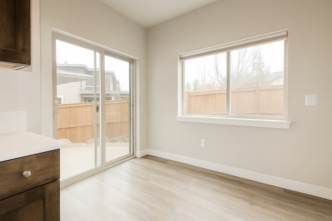 Building Photo - Adorable 2x2 with easy access to the river trails, and option to have all utilities included!