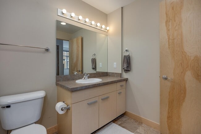 Building Photo - 309 W Washington Ave