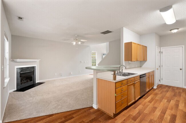 Building Photo - Single Family home in Hedingham: Available Now!