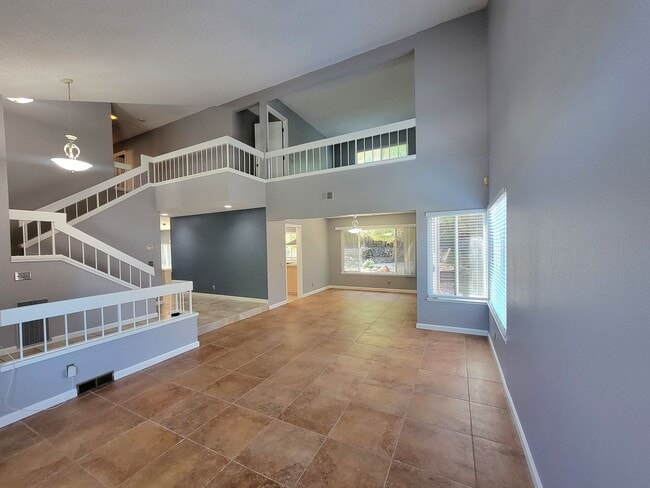 Building Photo - Spacious Beauty with Remodeled Kitchen and...