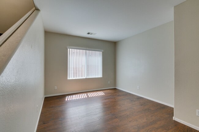 Building Photo - Large home near Aliante*Close to area schools and shopping centers*