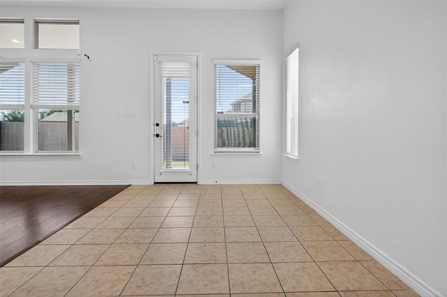 Building Photo - 8728 Maple Ridge Trail