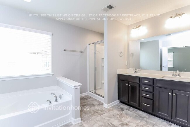 Building Photo - 617 Augustus Lane