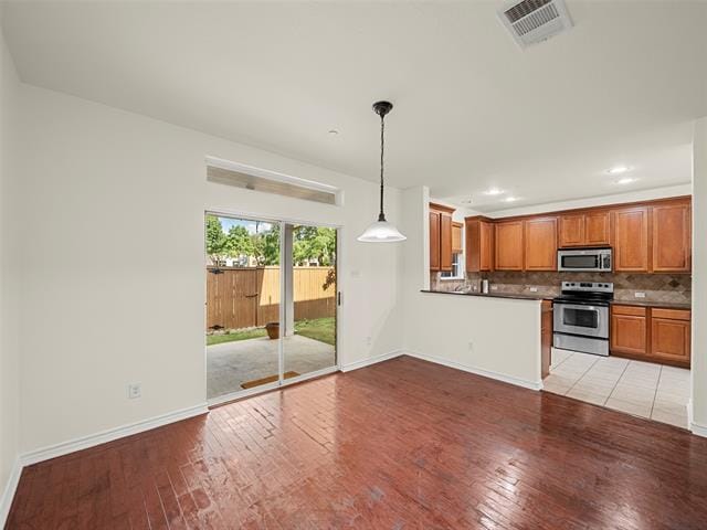 Building Photo - 5932 Clearwater Dr