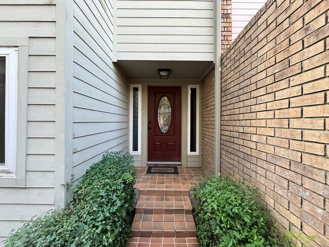 Building Photo - 70 Chervil Common