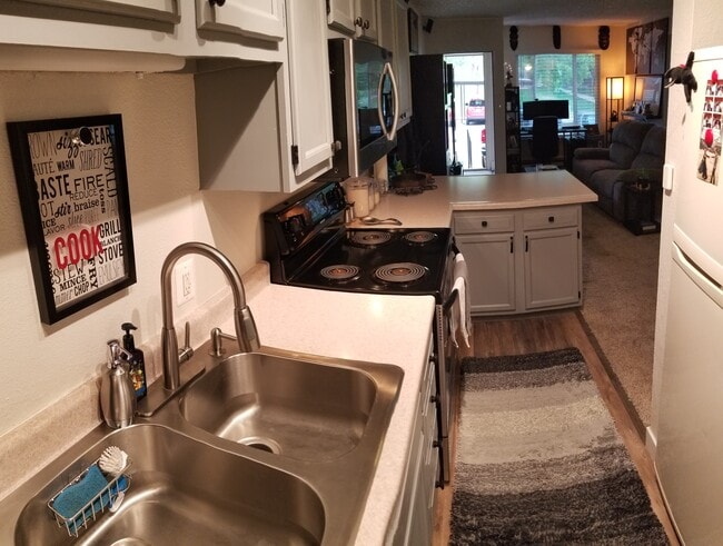 Kitchen - 857 S Van Gordon Ct