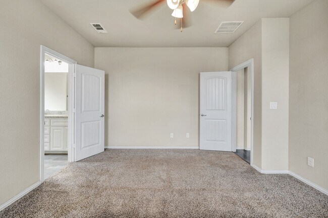 Building Photo - 6711 Hall of Fame Blvd