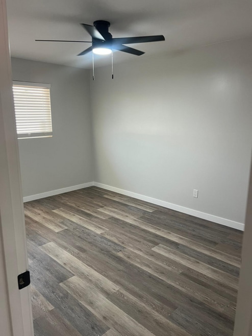 Building Photo - 3917 E Earll Dr