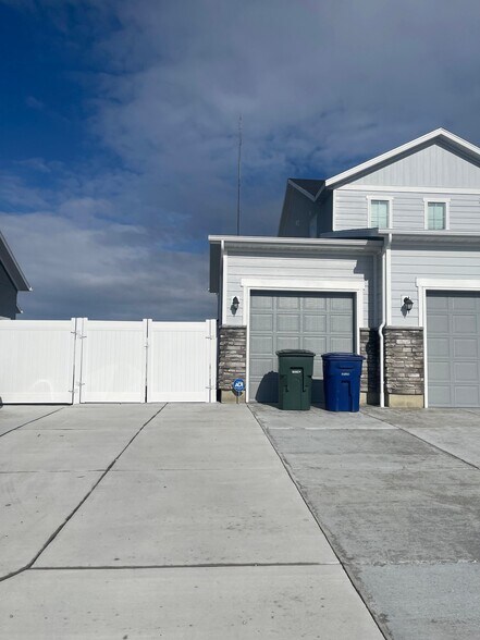Building Photo - 6373 S Largo Vis Dr