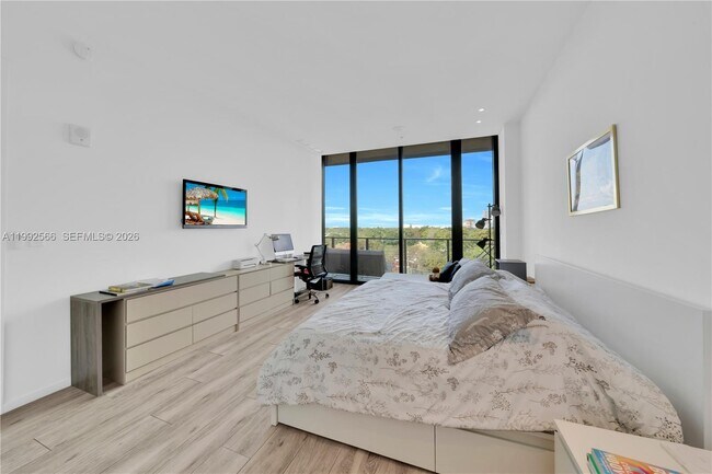 Building Photo - 3156 SW 27th Ave