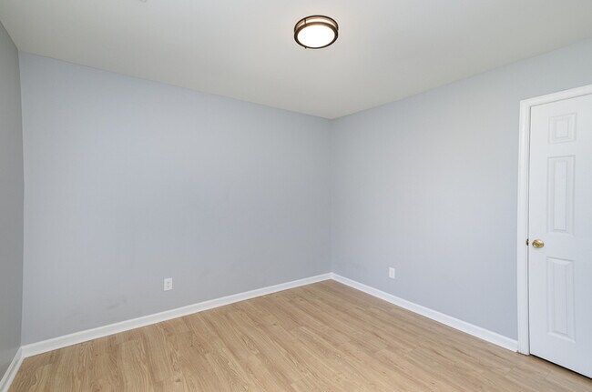 Building Photo - 4206 Wilson Ln