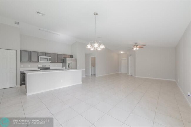 Building Photo - 1292 SW Lawndale Ave