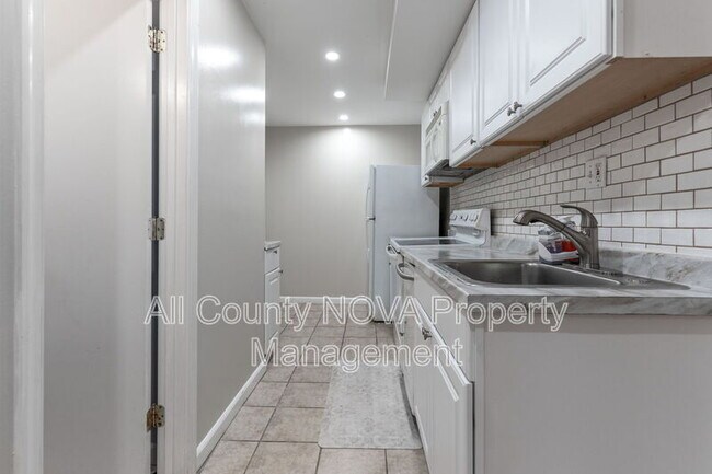 Building Photo - 4141 21st Rd N