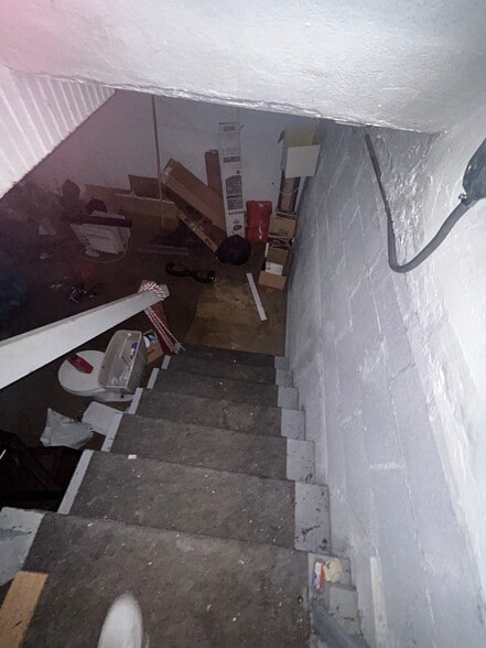 Building Photo - 2218 Farrar St