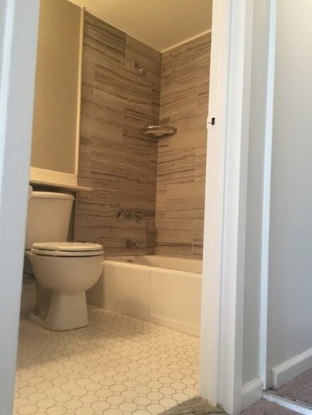 Building Photo - 620 Peachtree St NE