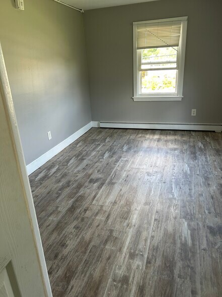 Building Photo - 1136 Atwood Ave