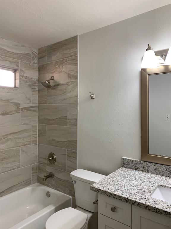 Building Photo - 80 S Wavy Oak Cir