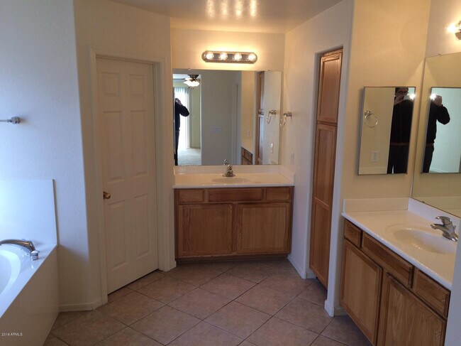 Building Photo - 15739 N 172nd Ln